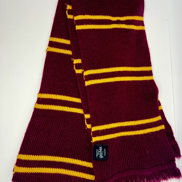 Gryffindor House Scarf Wizarding World of Harry Potter Universal Studios 2016 - Picture 1 of 5